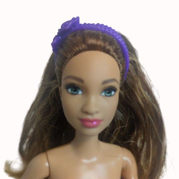 Mattel Kitty Condo Barbie Doll Redressed 2020 HHB70 Brunette Green Eyes - Picture 4 of 6